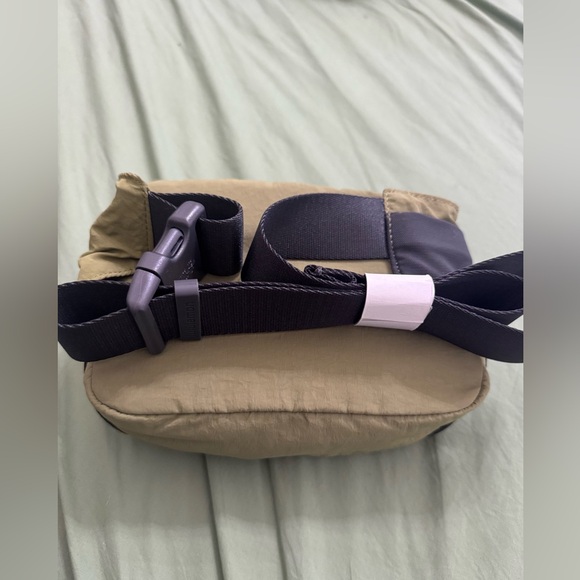 NWOT BRAND NEW lululemon clean lines belt bag - Picture 3 of 5